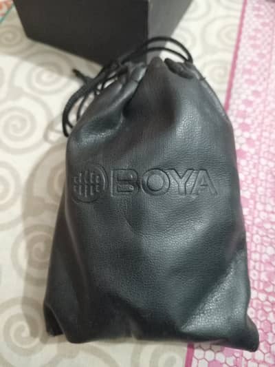 boya interview professional microphone for vlogs and all type of work.