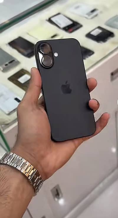 Apple iPhone 16