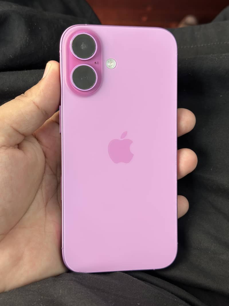 Apple iPhone 16 3