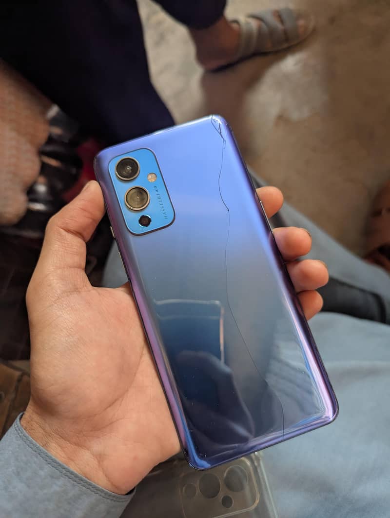 One Plus 9 8/128 0