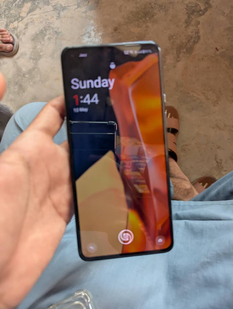 One Plus 9 8/128 3