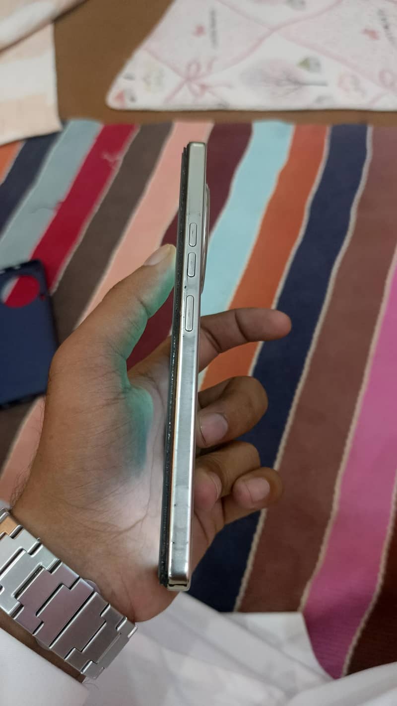Tecno CAMON 30 5