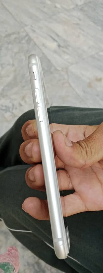 Apple iPhone 8
