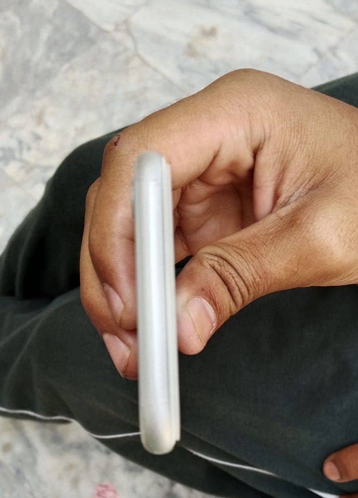 Apple iPhone 8 2