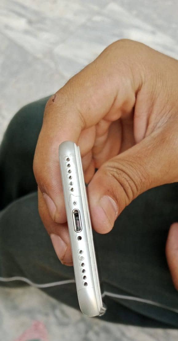 Apple iPhone 8 4