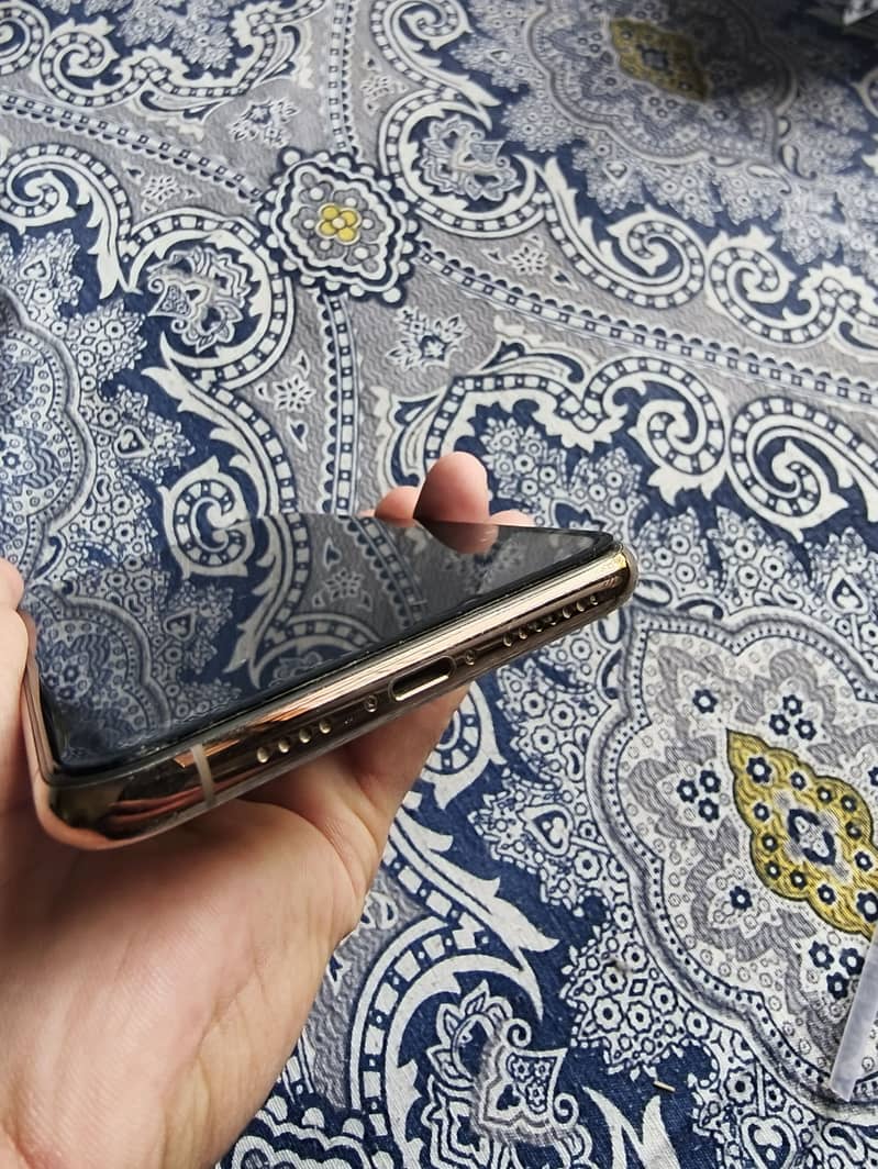 iPhone 11 Pro Max 3