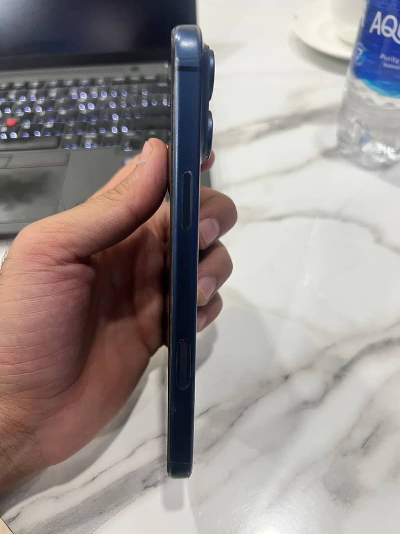 Apple iPhone 17 Pro Max 2
