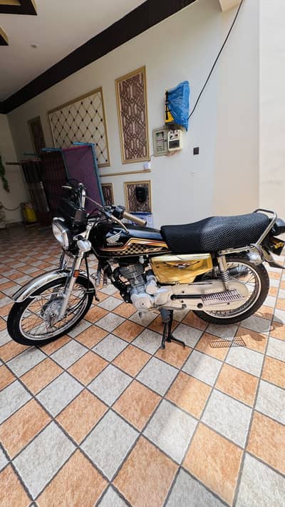 Honda 125 CG special edition gold