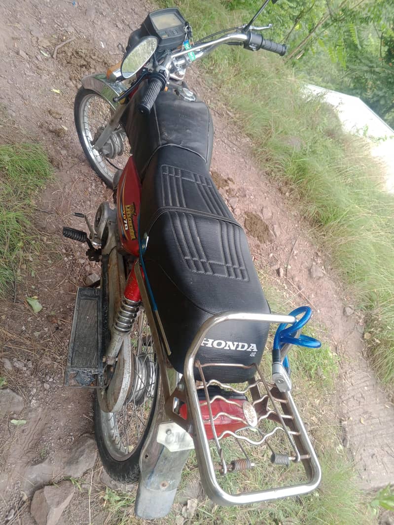 Dhoom 70.2012 Model 0
