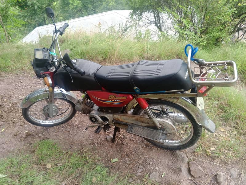 Dhoom 70.2012 Model 1
