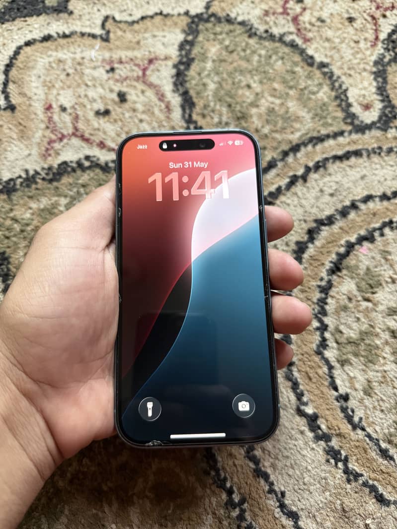 Apple iPhone 16 2