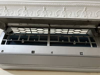 Gree 1 ton DC inverter
