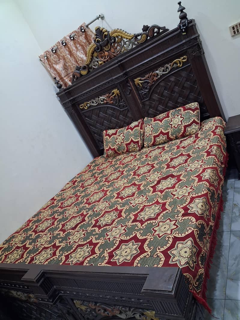 Bed,dreesing Table 3