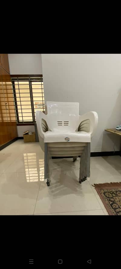 Plastic chairs for lawn