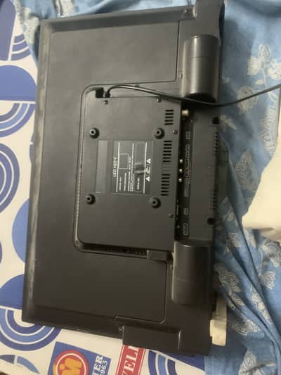 Samsung tv in mint condition 24 inch for sale