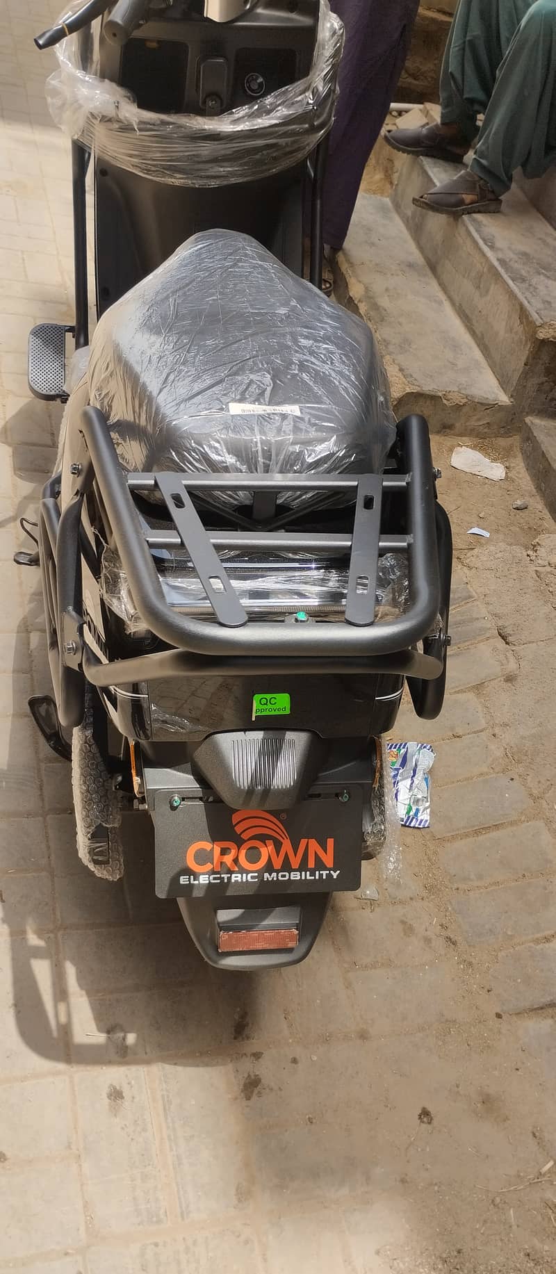 Crown Flash Pro 8