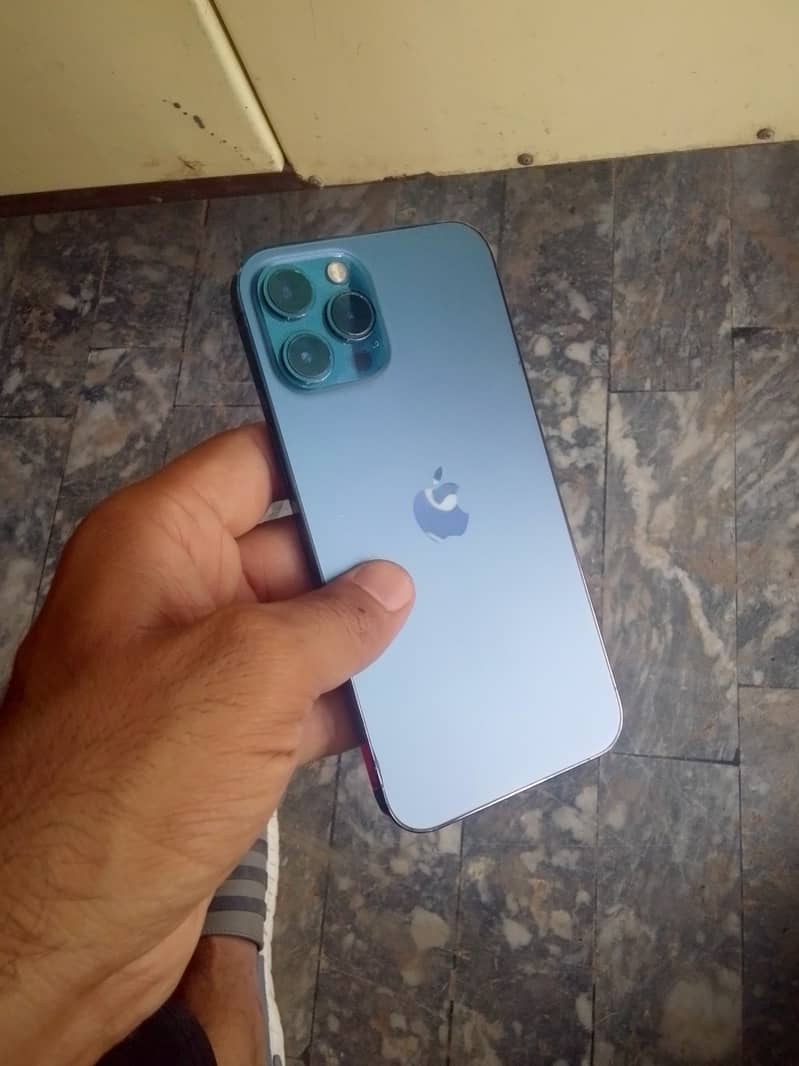 iPhone 12 Pro Max 4