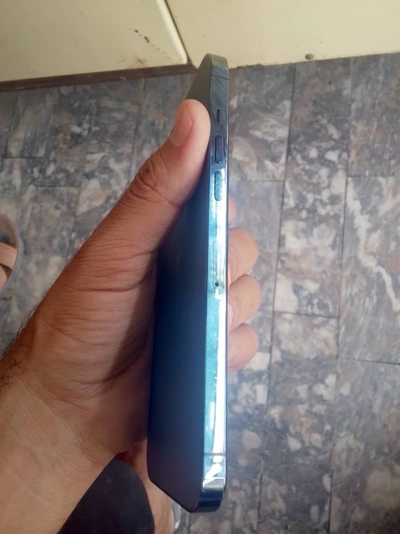 iPhone 12 Pro Max 6