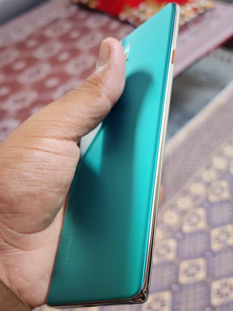Tecno camon 40 pro 2