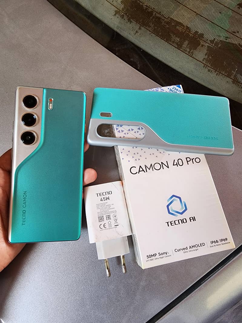 Tecno camon 40 pro 4
