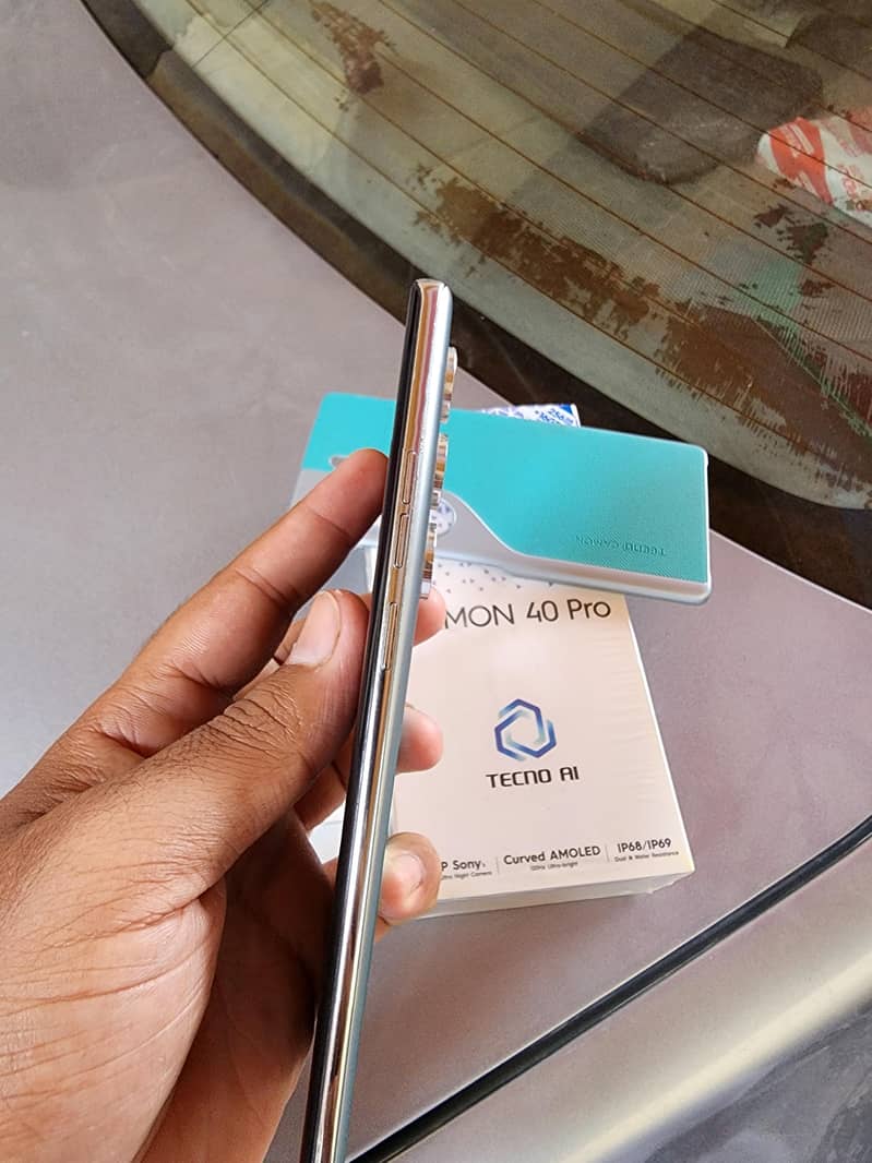 Tecno camon 40 pro 5