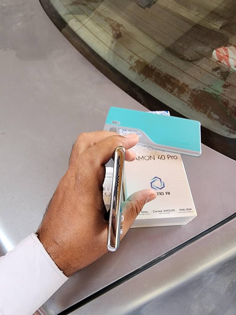 Tecno camon 40 pro 6