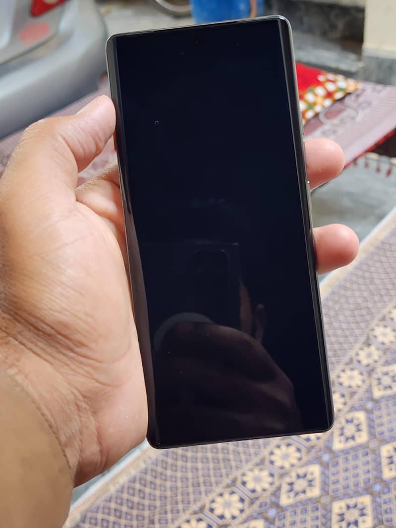 Tecno camon 40 pro 10