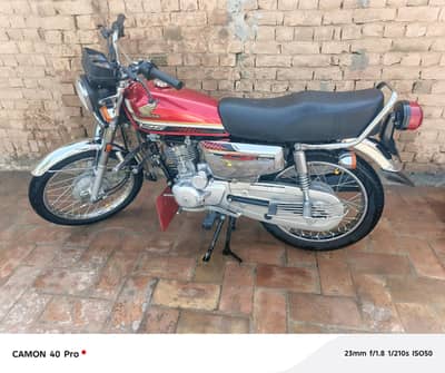 Honda 125 self start silver edition