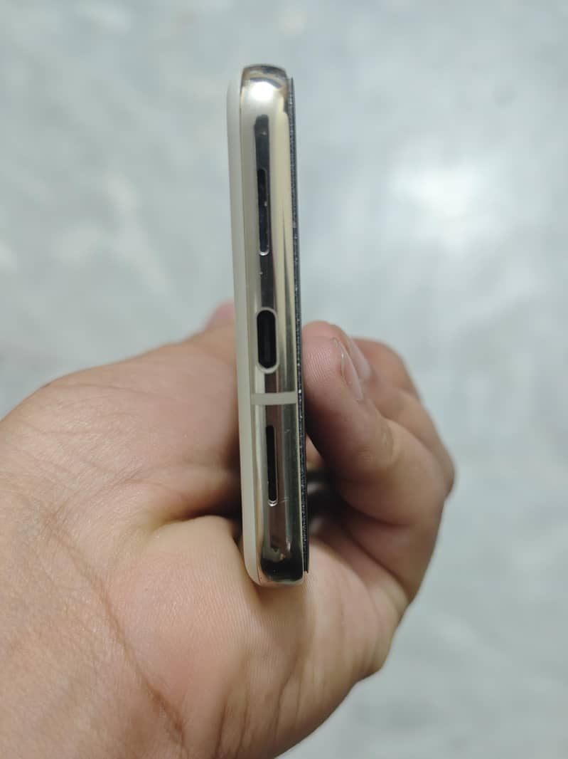 Google Pixel 8 Pro 4