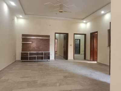 One Kanal House For Rent