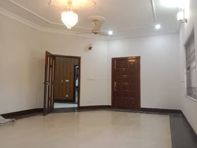 One Kanal House For Rent