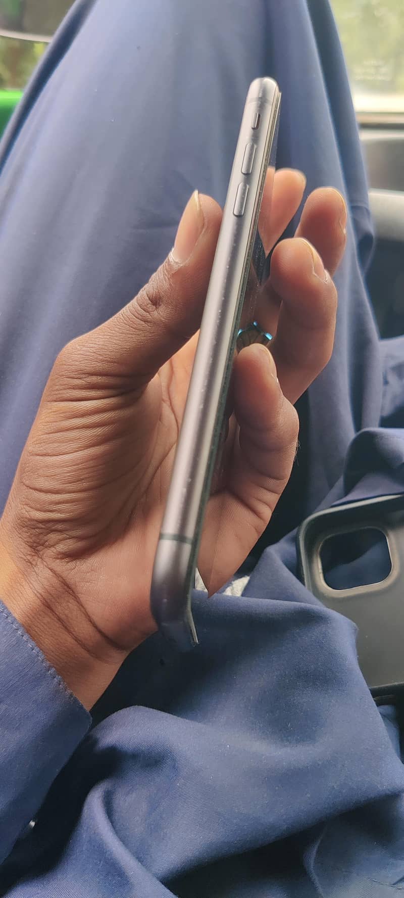 Apple iPhone 11 4