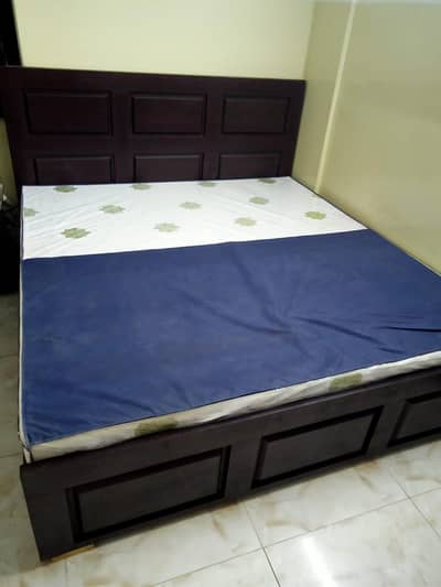 King Size bed with mattress