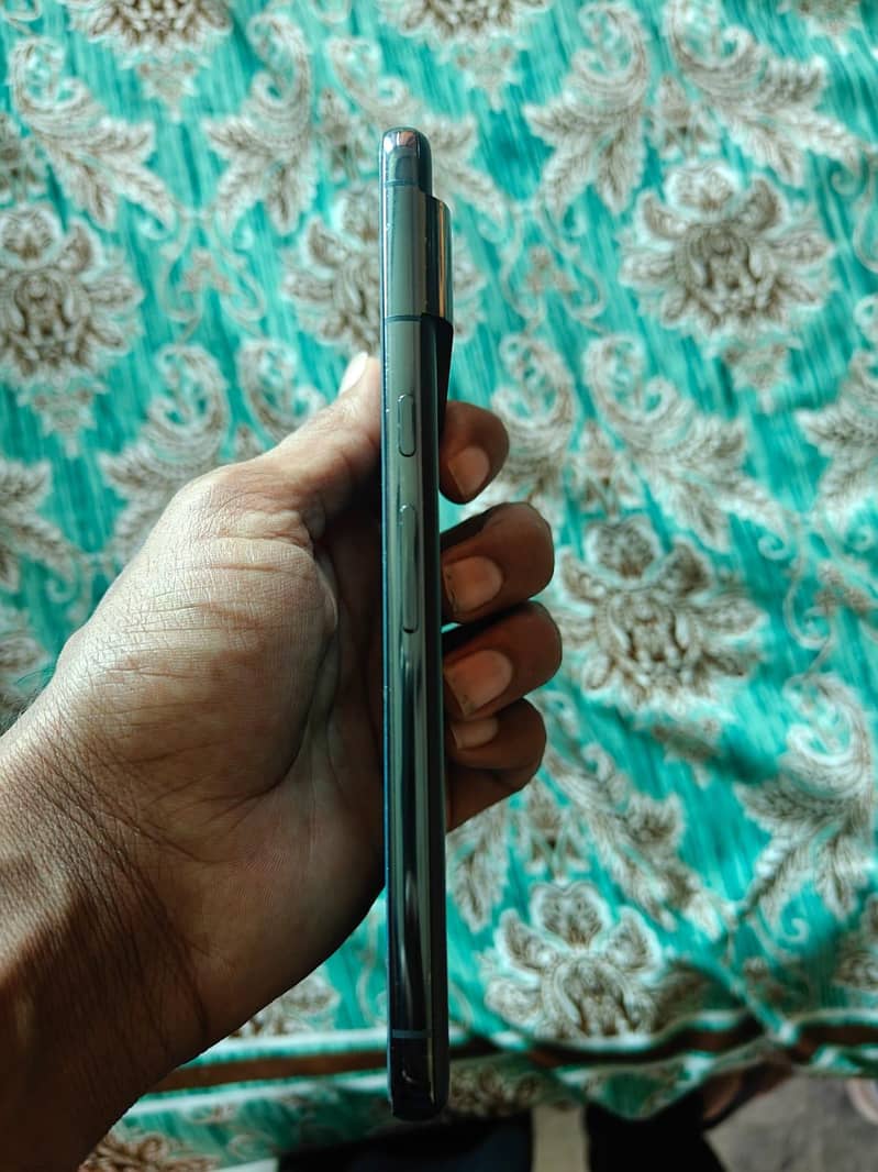 google pixel 8 pro 4