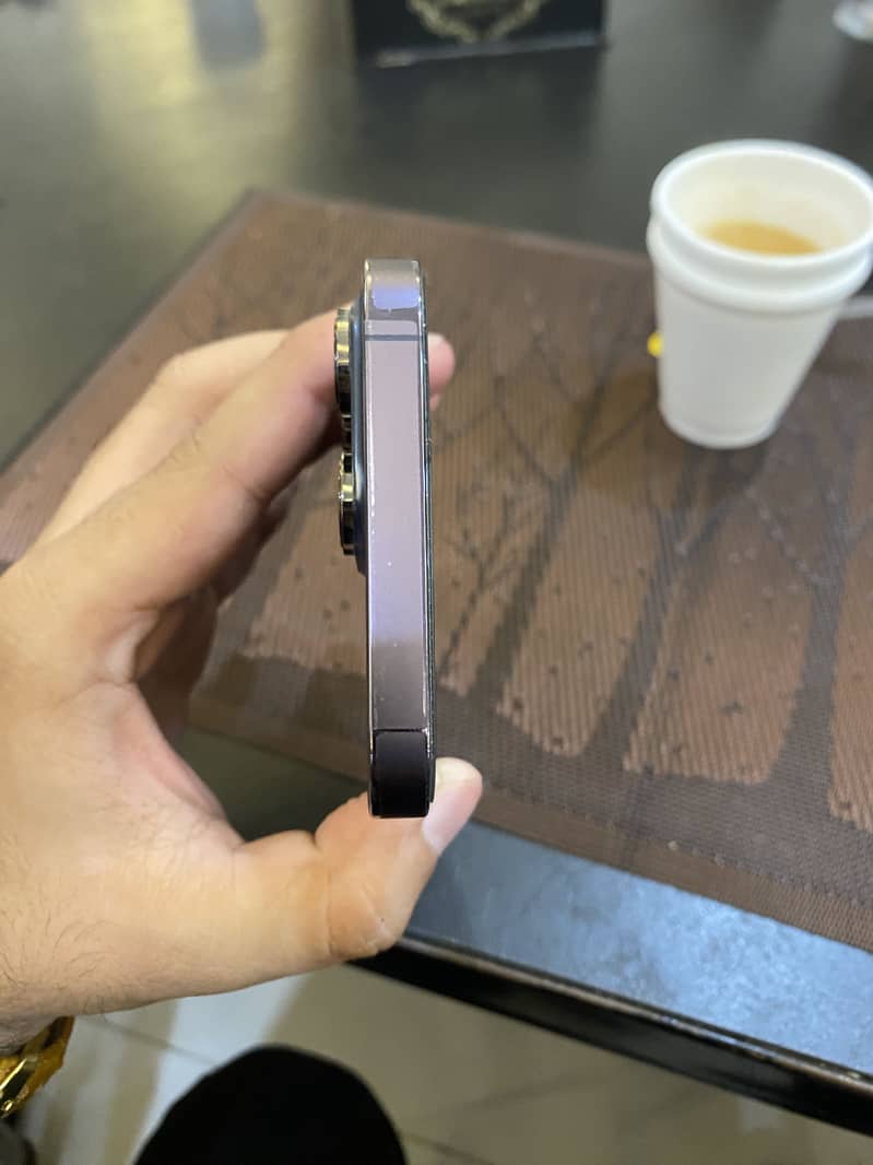 iPhone 14 Pro Max 4