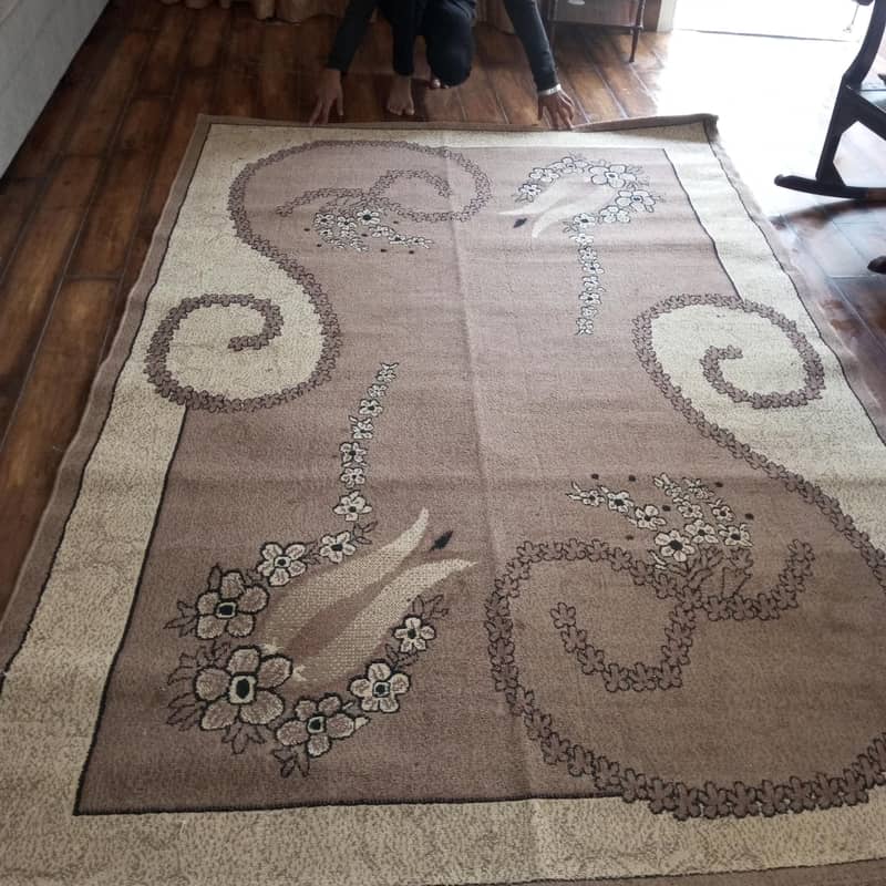 2 carpets almost NEW. . 0
