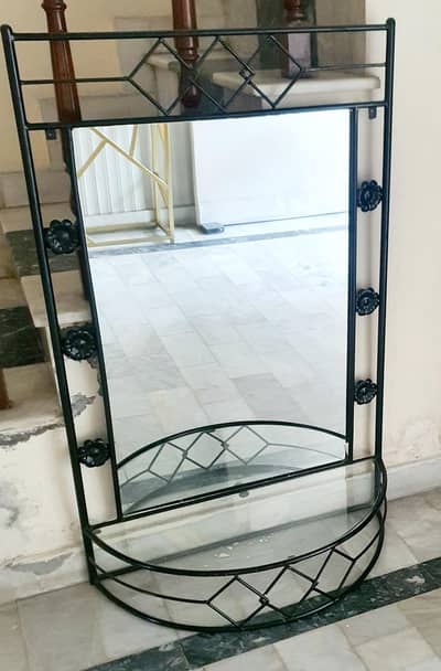 Iron rod mirror