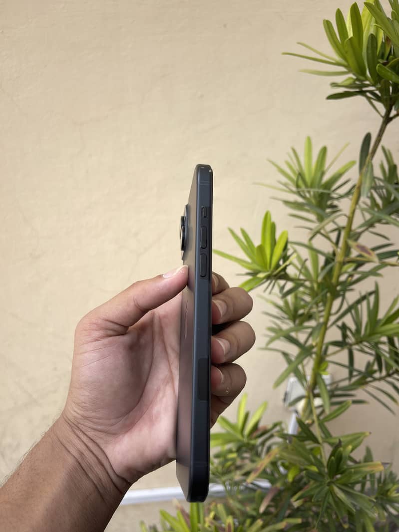 Apple iPhone 15 plus 3
