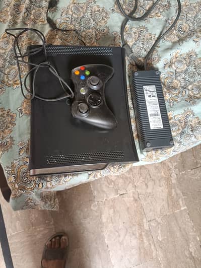 XBOX360 120GB 15 GAMES INSTALL PRAY