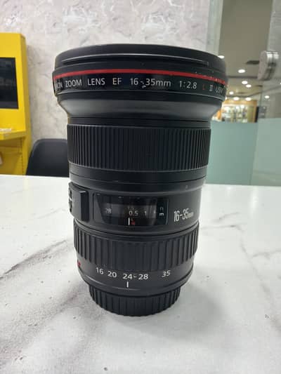 Canon 16-35mm F-2.8