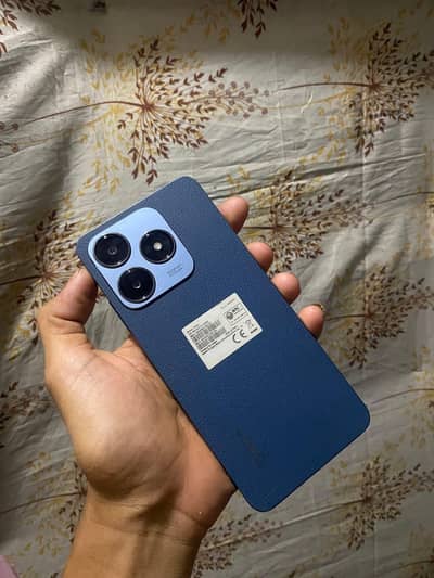 realme C63