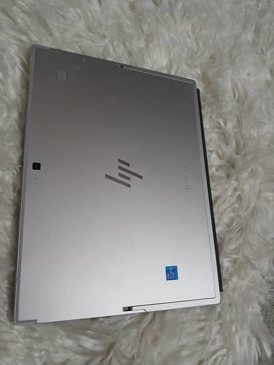 hp elite x2 g8 8/256 i5 11th generation 10/10 condition