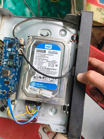 Used CCTV Dahua 8 Ch xvr , 500 GB hdd, 2 camera