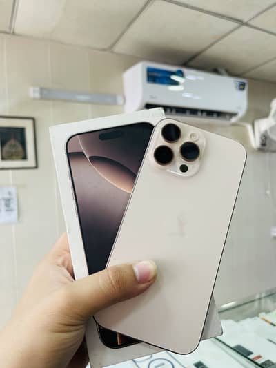 Apple iPhone 16 Pro Max