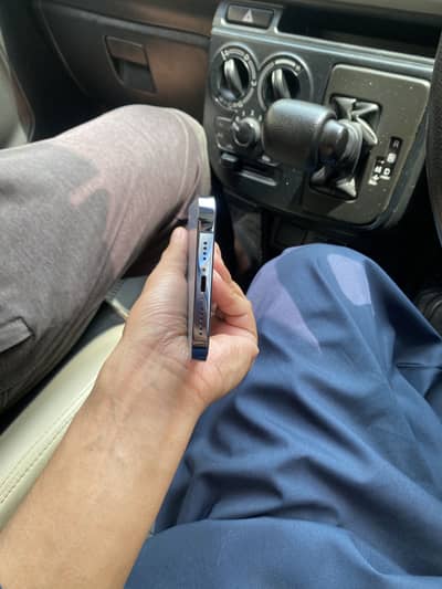 Selling iphone 13 pro max