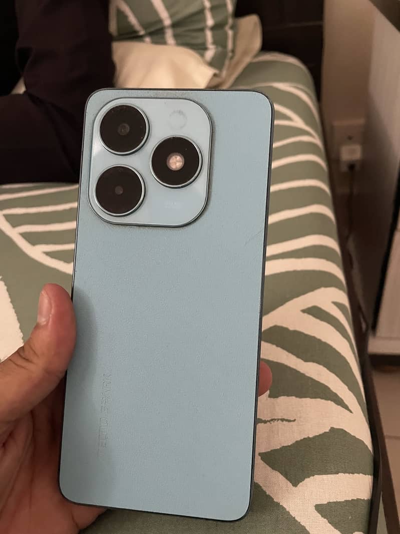 Tecno Spark 20C 3