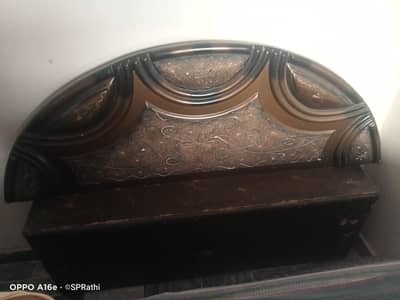 Bed for  Sale in bad condition