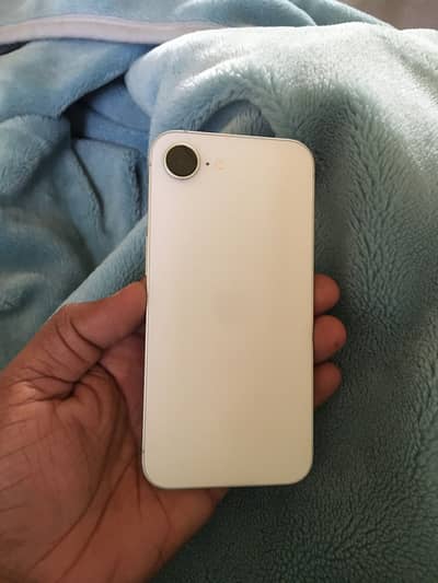 Apple iPhone 16e