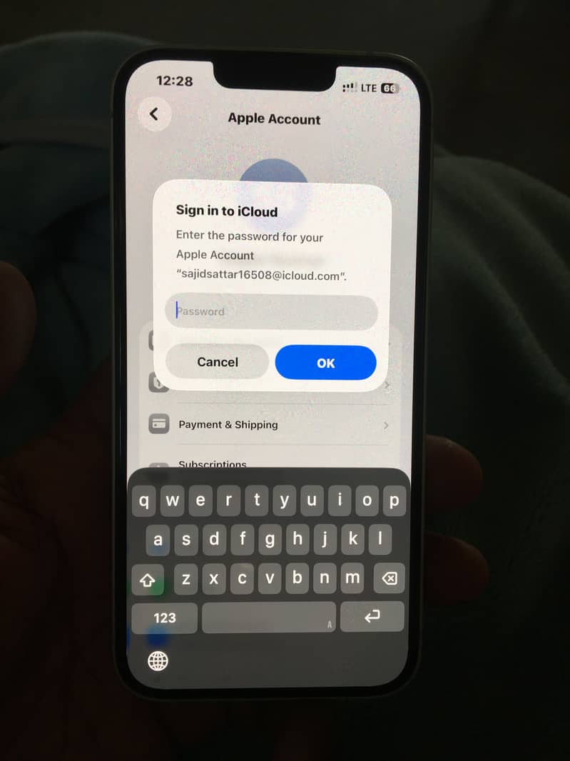 Apple iPhone 16e 1