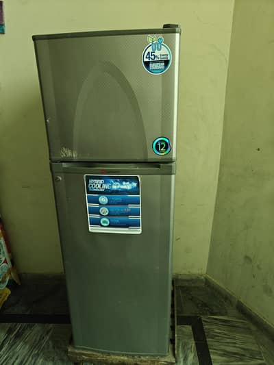 Dawlance 9144 EDS R Refrigerator  Energy Saving  Excellent Condition